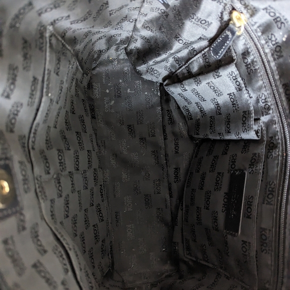 Michael Kors Jet Set Travel Tote Black - Picture 5 of 10